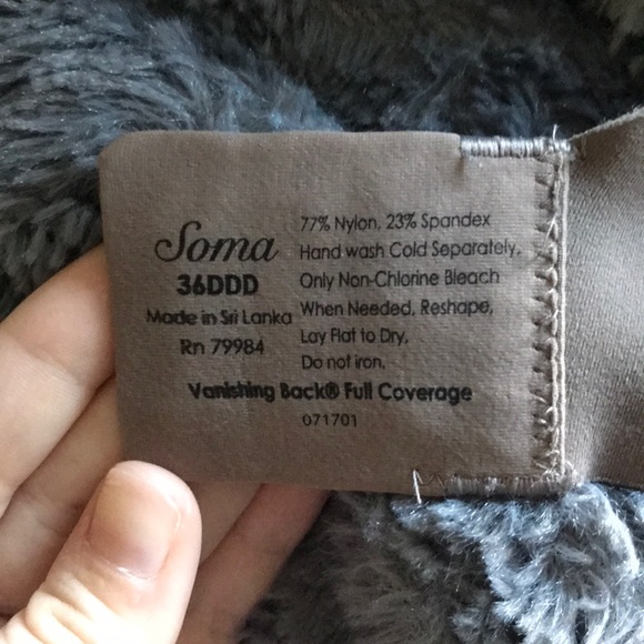 Soma Vanishing Back Bra - Picture 2 of 3